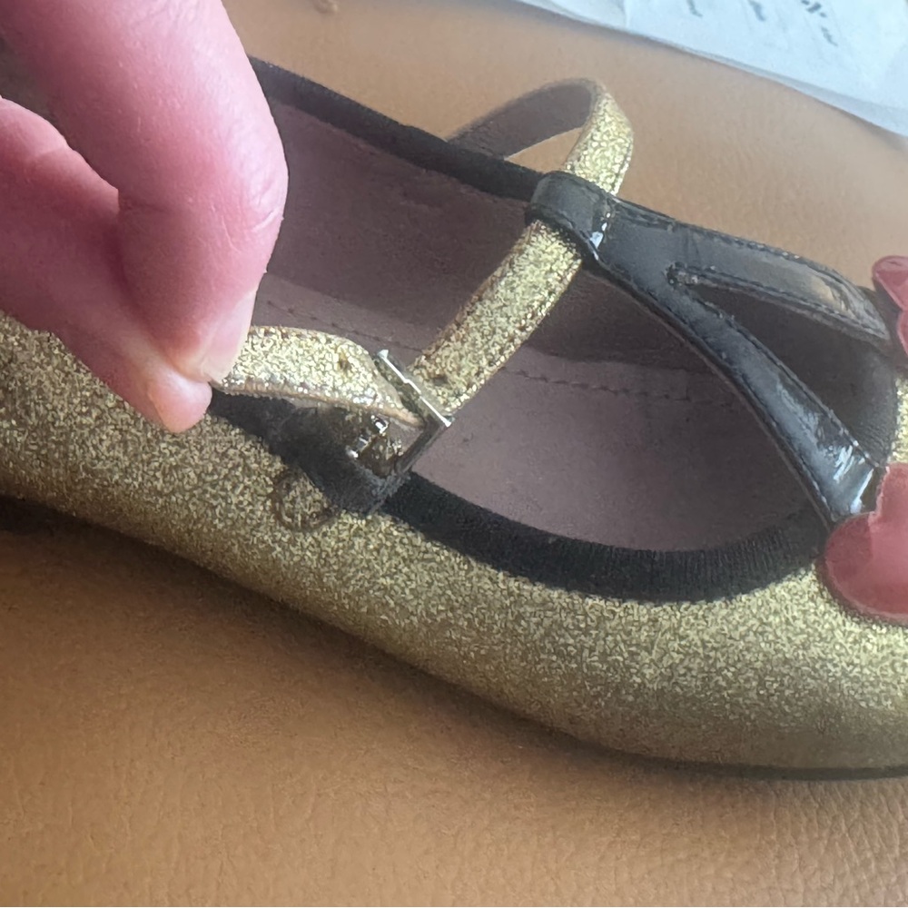 Gucci cherry  leather sandals 33 IT